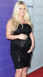 Jessica Simpson Flaunting Pregnancy