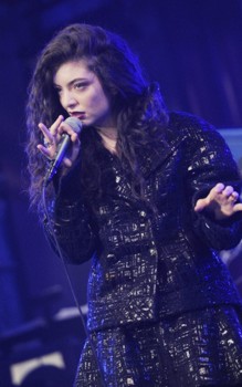 Lorde On David Letterman - CBS.com Lorde performs songs from her album "Pure Heroine."