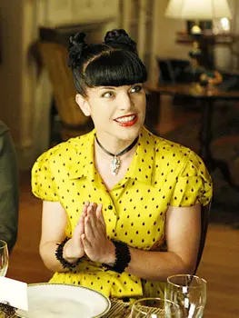 Abby (Pauley Perrette), celebrates Thanksgiving  on NCIS, Tuesday Nov. 24 (8:00-9:00PM, ET/PT) on the CBS Television Network. Photo: Sonja Flemming/CBS ©2009 CBS BROADCASTING INC. ALL RIGHTS RESERVED 