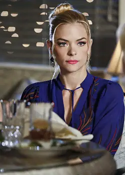 Hart of Dixie -- Jaime King as Lemon - Photo: Greg Gayne/The CW -- © 2014 The CW Network, LLC. All rights reserved.