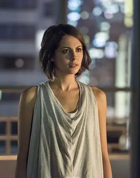 Willa Holland as Thea Queen -- Photo: Diyah Pera/The CW -- © 2015 The CW Network, LLC. All Rights Reserved.