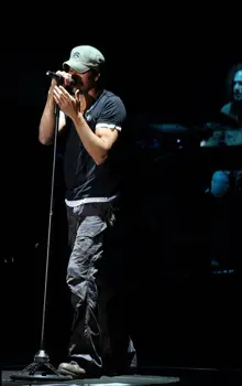 Enrique Iglesias in concert, June 2008.- Wikipedia.con - All Rights Reserved