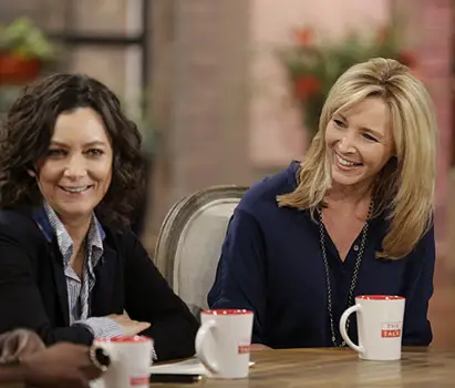 Lisa Kudrow's Hair Aging With Class - Lisa Kudrow on "The Talk," July 29, 2015 on CBS Television Network. Sara Gilbert &amp; Lisa Kudrow, (L-R). Photo: Sonja Flemming/CBS ©2015 CBS Broadcasting, Inc. All Rights Reserved