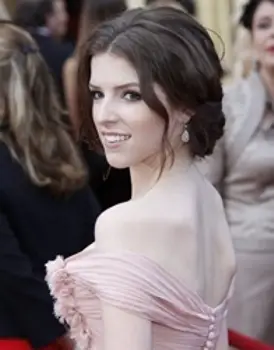 Actress Anna Kendrick wearing a new version of a tendril/fringedril at the 2010 Academy Awards - ABC.com - Oscar.com - All Rights Reserved