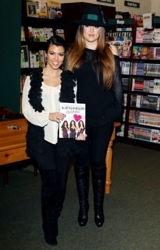 Khloe And Kourtney Kardashian