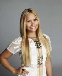 THE X FACTOR: Demi Lovato. CR: Nino Munoz / FOX