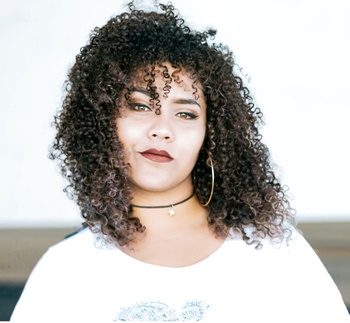 Fine-tuning Fine Curly Hair - Sabrina May - Unsplash