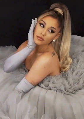 Ariana Grande Has Naturally Curly Hair