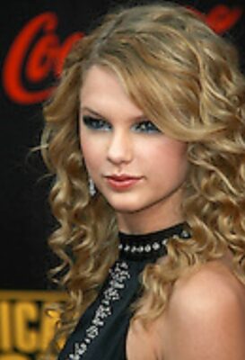 Taylor Swift Hated Her Natural Curls