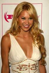 Anna Kournikova With Long Blonde Wavy Hair